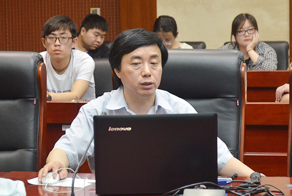 吴信东教授a.jpg
